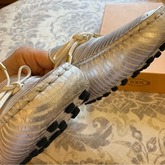 EUC Tod's Silver Stripe Leather Loafers Driving Moccasins size 9 - Picture 11 of 14